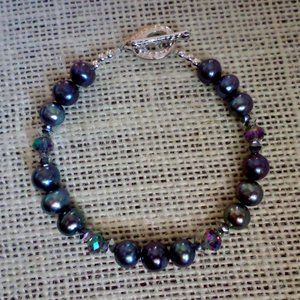 ***NEW*** Peacock Freshwater Pearl Bracelet